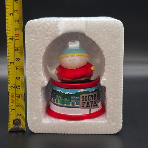 South Park Mini Snow Globe - Cartman - Picture 2 of 8